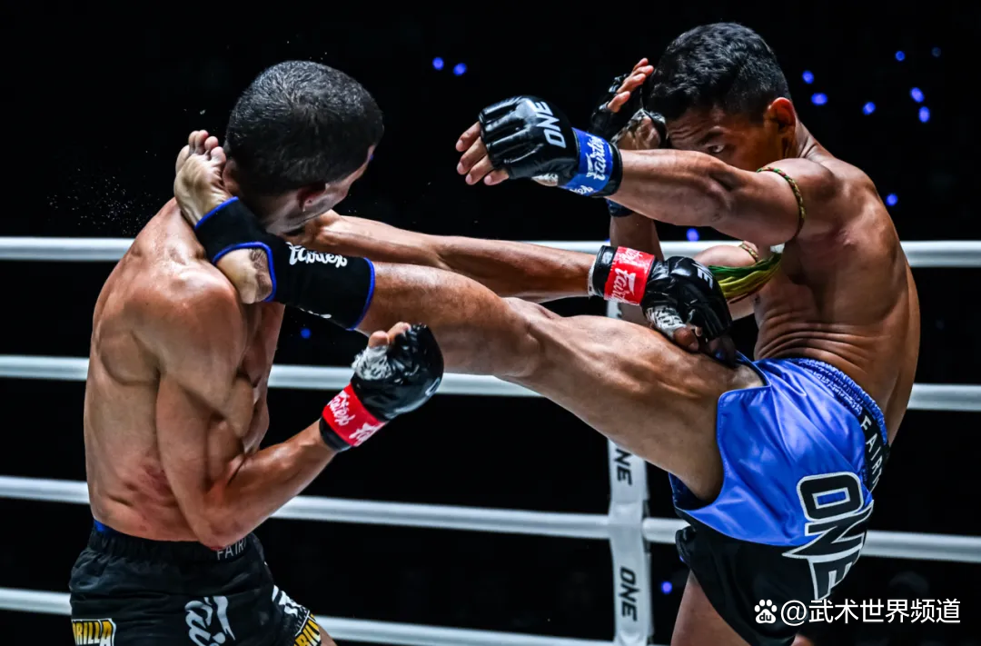 九游会-包含UFC夜战：徽州飞鹰队翻盘雪域犀牛队，临门一脚致胜。的词条