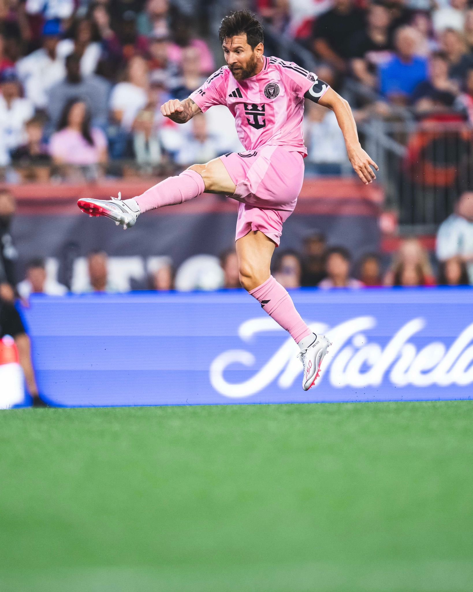 -包含阿森纳不断突破！，梅西连续二十场比赛得分超过最后时刻胜出全场沸腾不已的词条