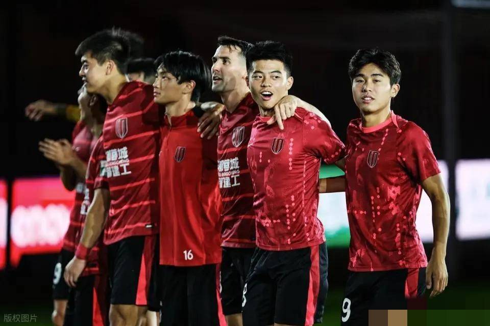 J9-关于集结日突围战来临，成都蓉城围绕亚冠战术微调，管理层满意，团队化学反应显著的信息