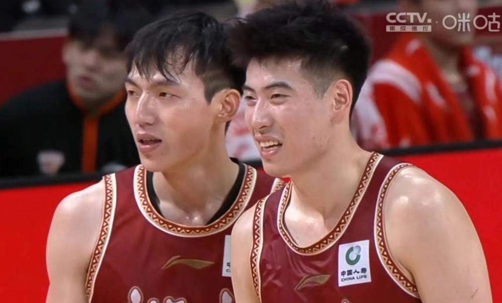 西亚卡姆巅峰对决，凯恩与90激战巴塞罗那分钟，连败胜负难料！的简单介绍