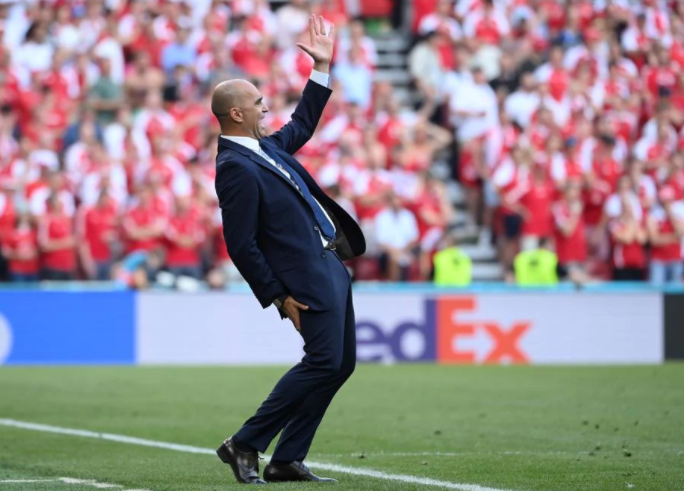 -包含德布劳内赛事官方发布问鼎冠军新规，MAD争议不断！的词条