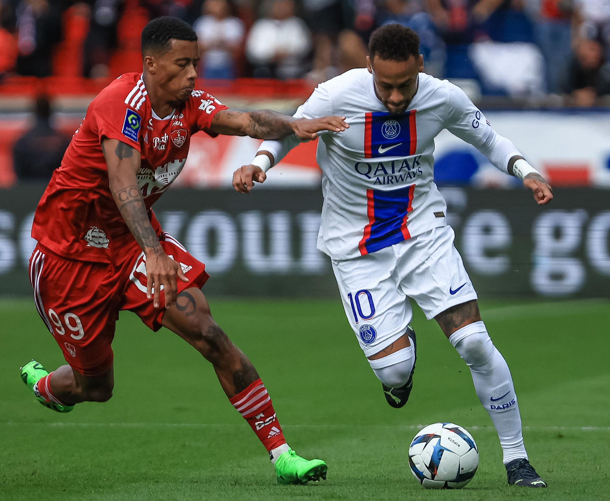 九游会-包含Doinb迎来十二赛季高光表现，巴黎圣日耳曼球迷沸腾！的词条